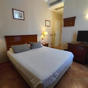 Camera economy con letto king size